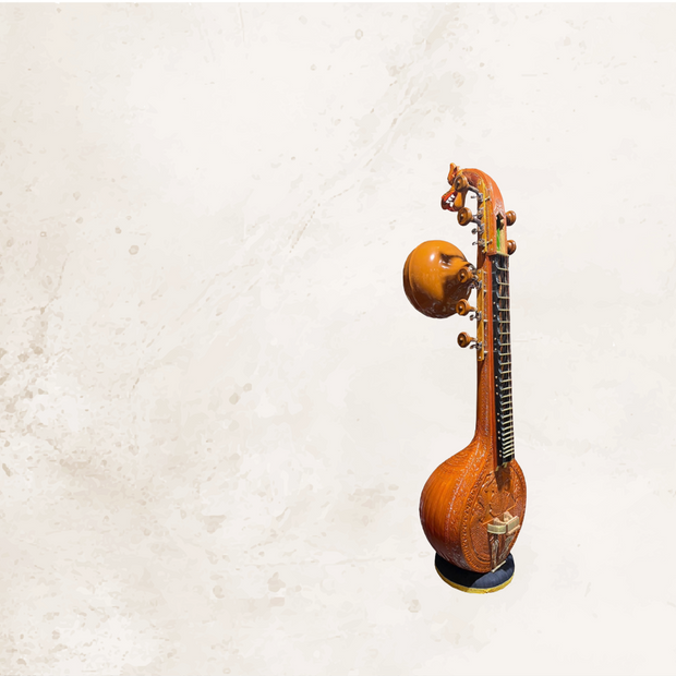 <h4><strong>Saraswati Veena</strong></h4>